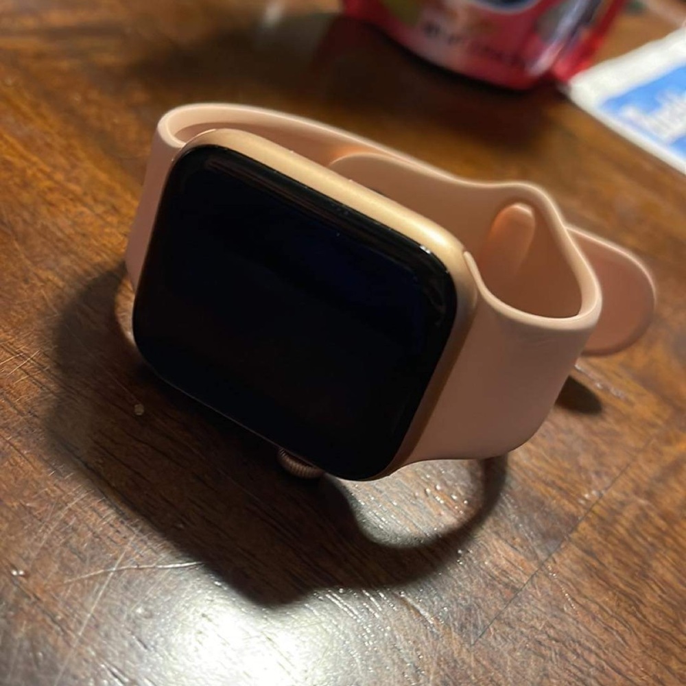 44 mm rare rose gold series 6 Apple Watch, GPS + cellular